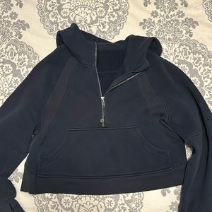 Lululemon Scuba cropped half zip hoodie in xs/s